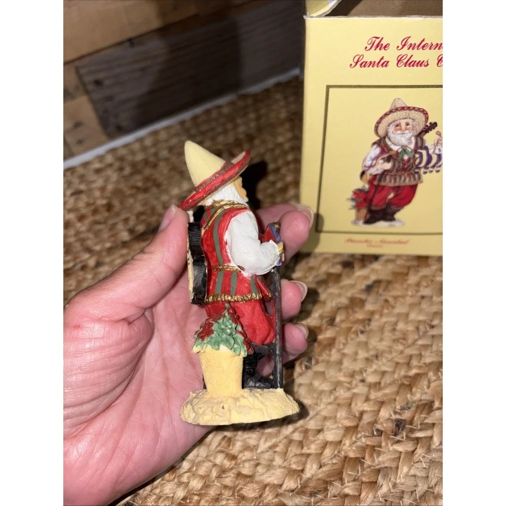 The International Santa Claus Collection Mexico 